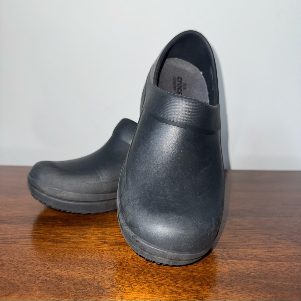 Crocs Women’s Neria Pro II Work Clog Black Size 6 - Picture 2 of 9